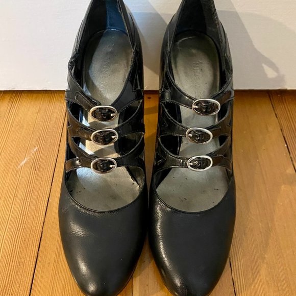*NOT FOR SALE/SOLD* Nine West Criss Cross black pumps (Size 7 1/2) - Picture 2 of 6